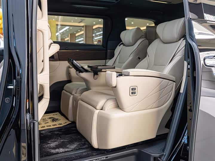 Фото 21 - Toyota Vellfire