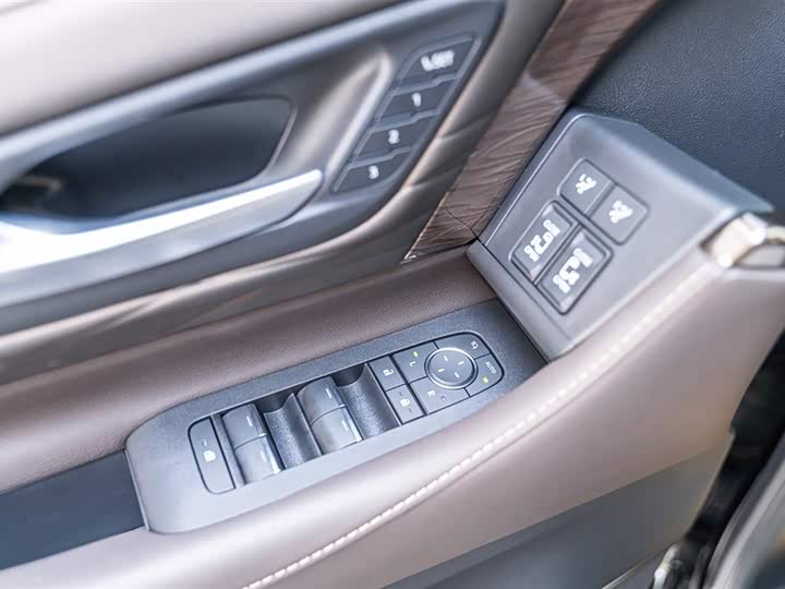 Фото 22 - Toyota Vellfire