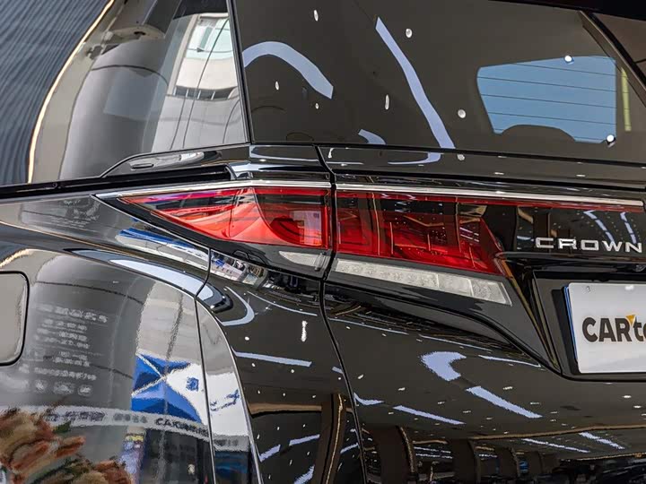 Фото 7 - Toyota Vellfire