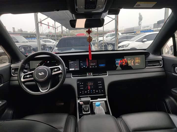 Фото 10 - LiXiang One