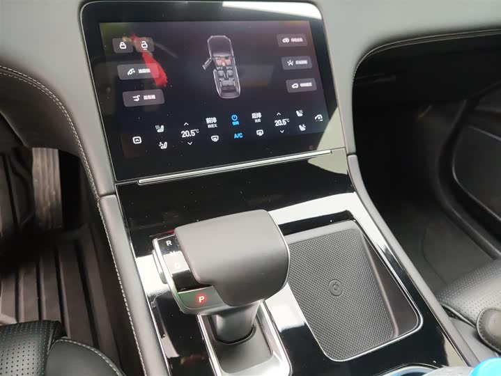 Фото 14 - LiXiang One