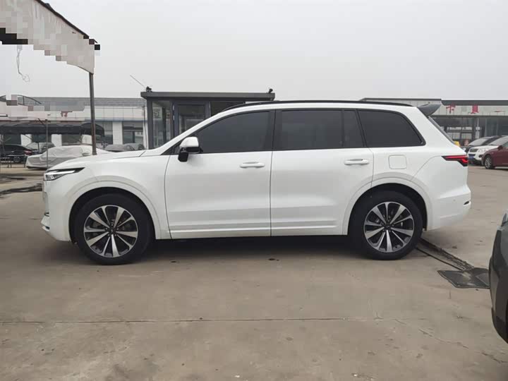 Фото 5 - LiXiang One