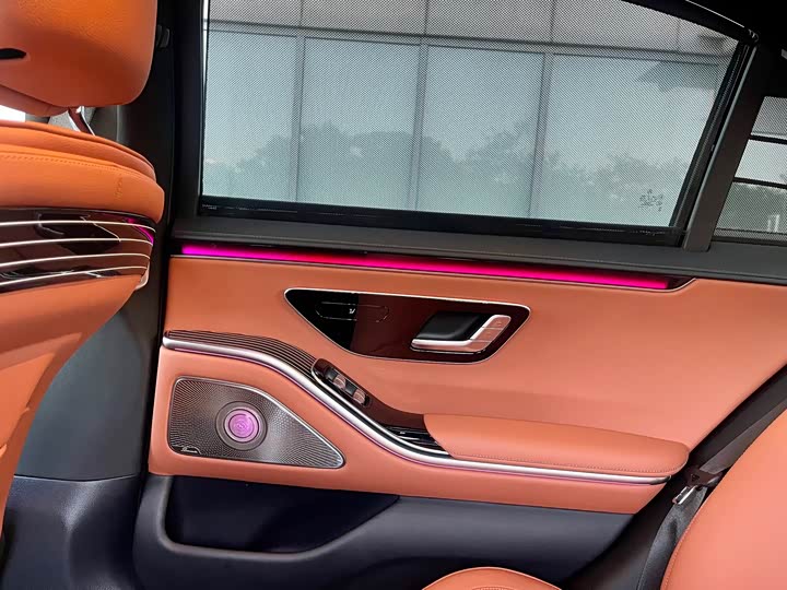 Фото 13 - Mercedes-Benz S-Class