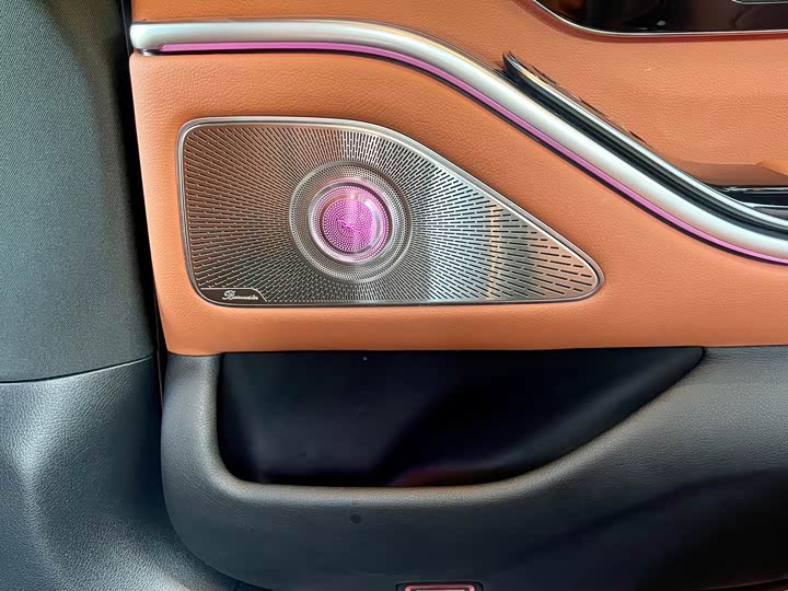 Фото 14 - Mercedes-Benz S-Class