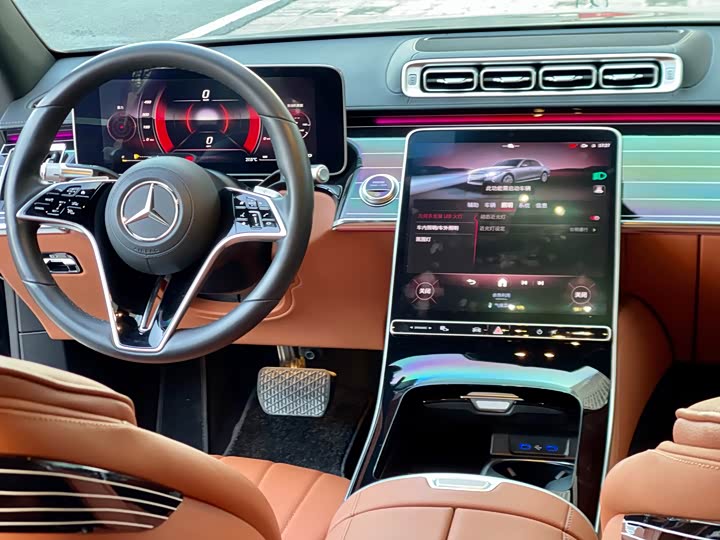 Фото 17 - Mercedes-Benz S-Class