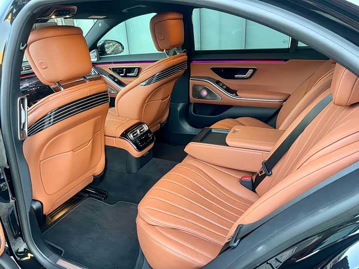 Фото 18 - Mercedes-Benz S-Class