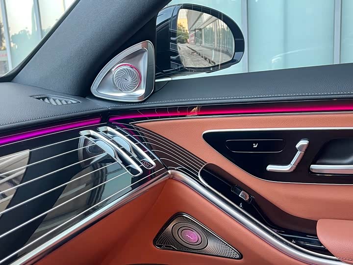 Фото 25 - Mercedes-Benz S-Class