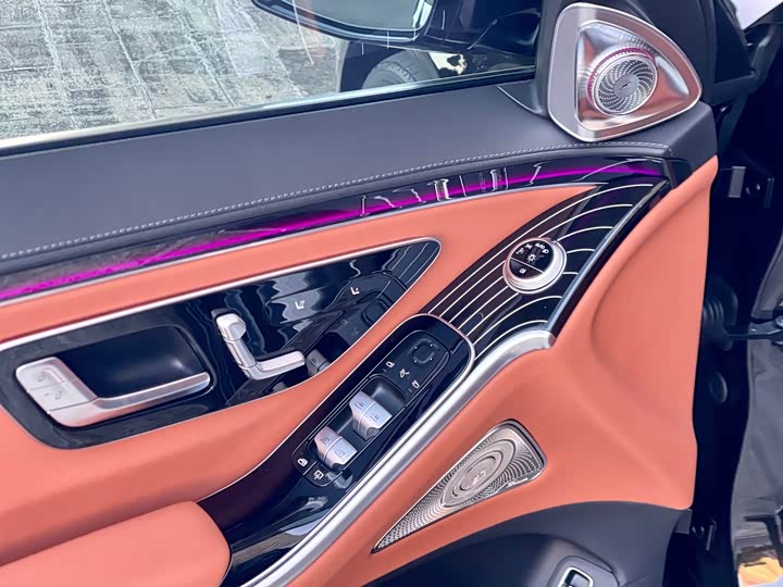 Фото 9 - Mercedes-Benz S-Class