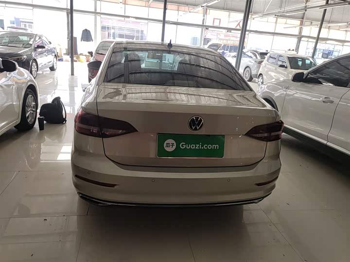 Фото 6 - Volkswagen Lavida