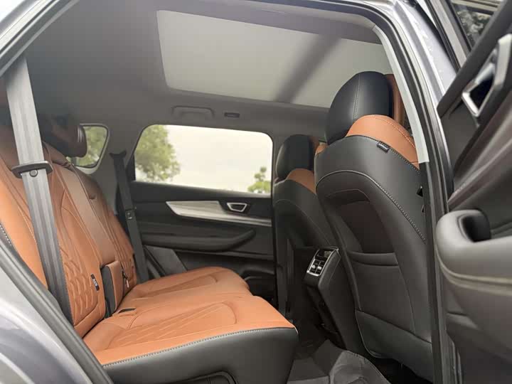 Фото 11 - Chery Tiggo 8