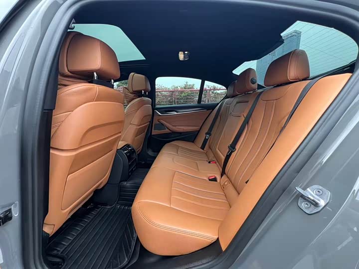 Фото 10 - BMW 5 Series