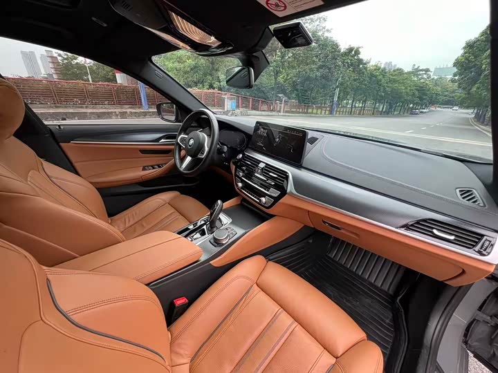 Фото 11 - BMW 5 Series