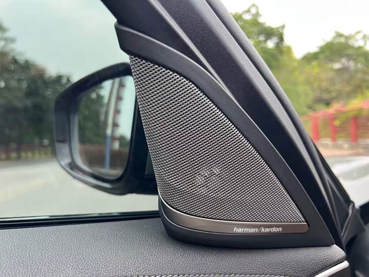 Фото 17 - BMW 5 Series