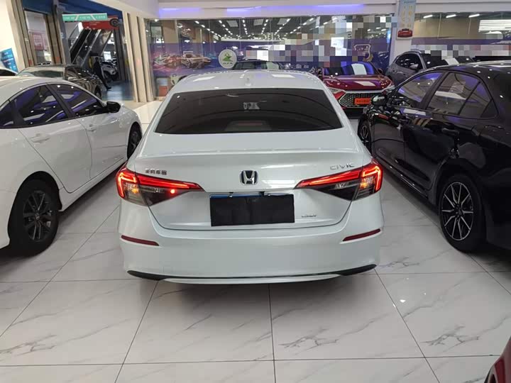 Фото 8 - Honda Civic