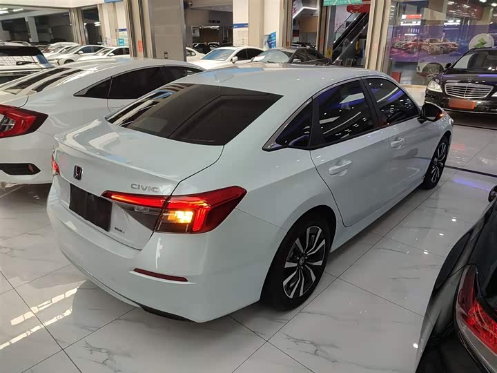 Фото 9 - Honda Civic