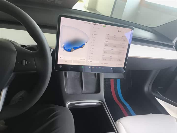 Фото 10 - Tesla Model 3