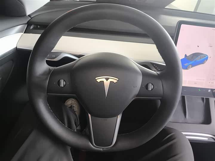 Фото 11 - Tesla Model 3