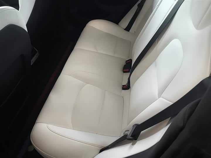 Фото 17 - Tesla Model 3