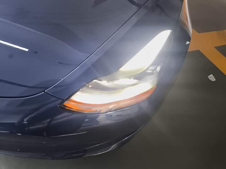 Фото 24 - Tesla Model 3