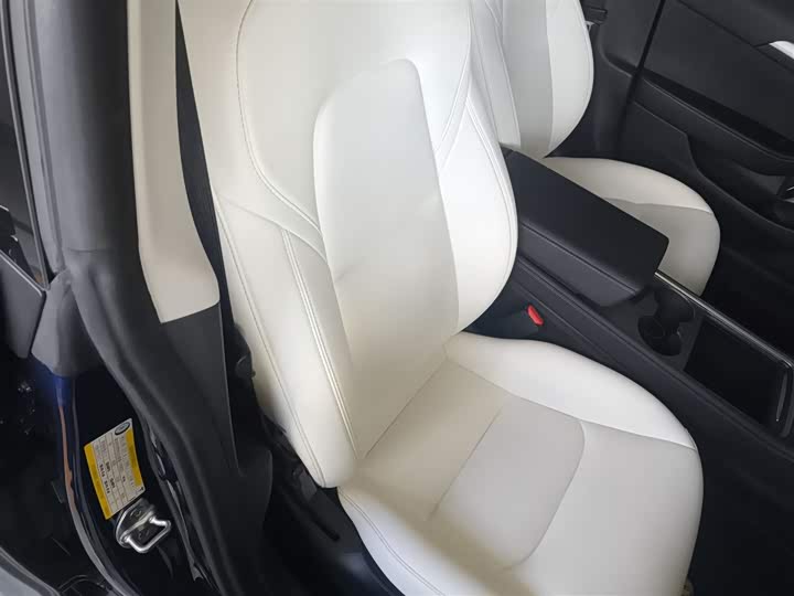 Фото 25 - Tesla Model 3