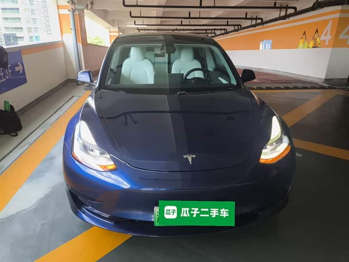 Фото 3 - Tesla Model 3