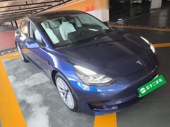 Фото 4 - Tesla Model 3