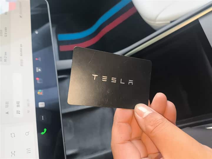 Фото 9 - Tesla Model 3