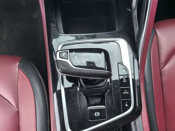 Фото 13 - Maxus T90