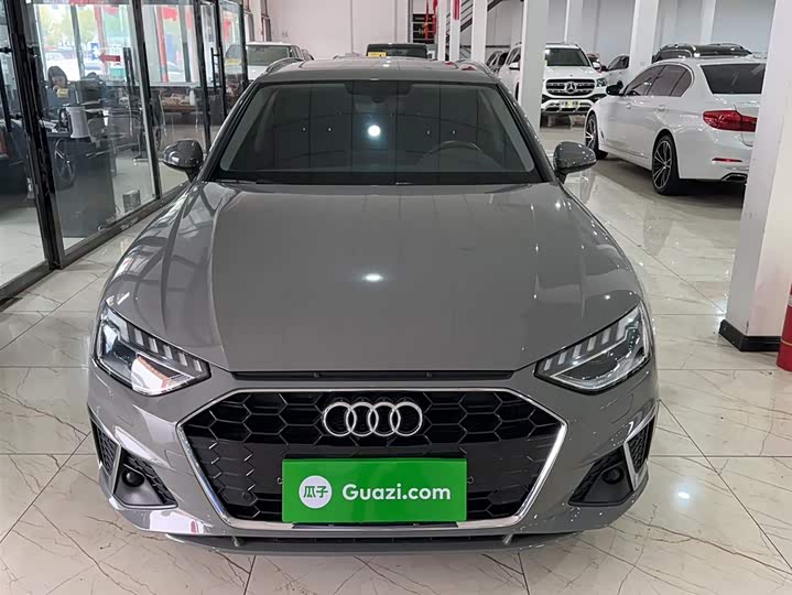 Фото 3 - Audi A4