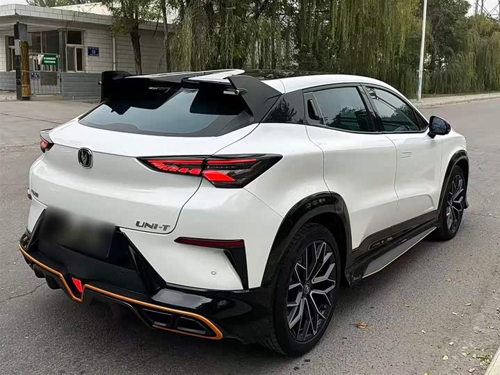 Фото 9 - Changan UNI-T