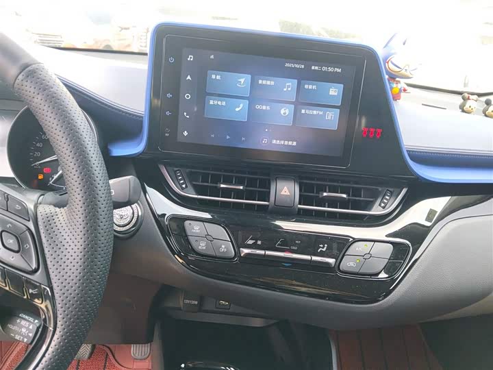 Фото 13 - Toyota C-HR