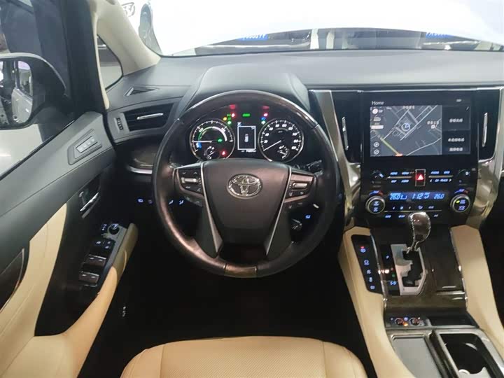 Фото 11 - Toyota Alphard