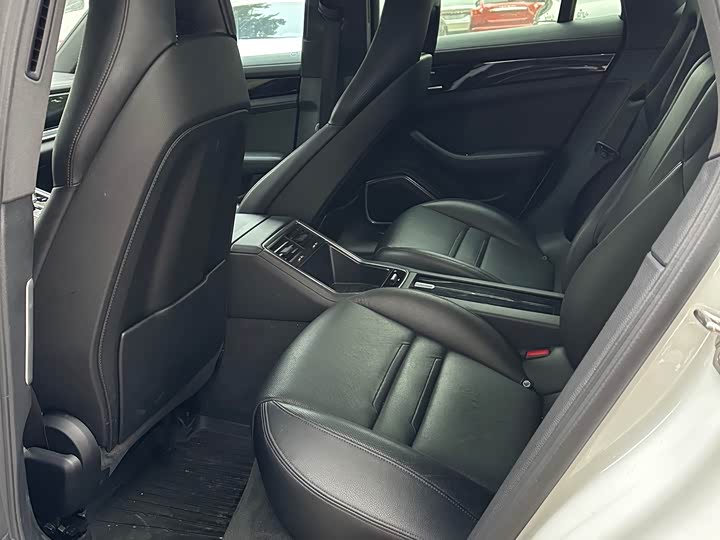 Фото 12 - Porsche Panamera