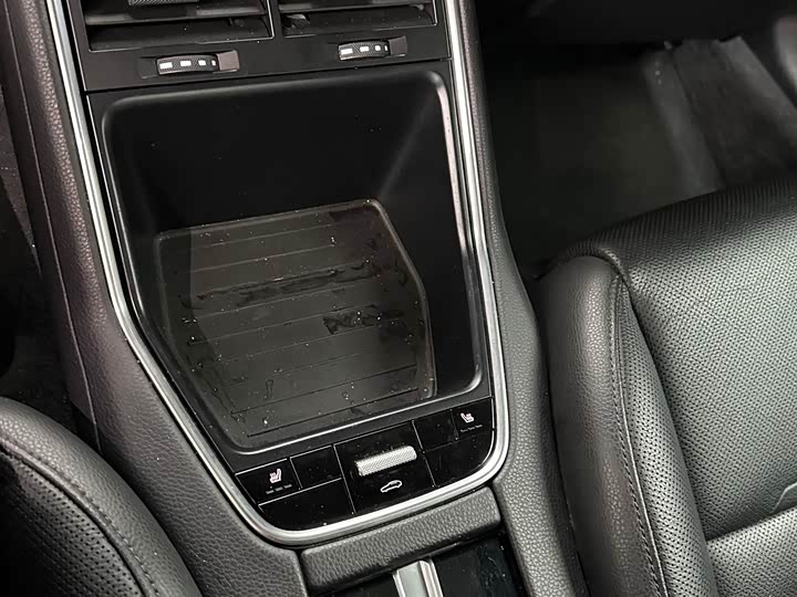 Фото 13 - Porsche Panamera