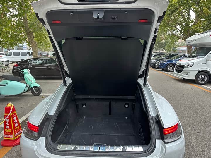 Фото 15 - Porsche Panamera