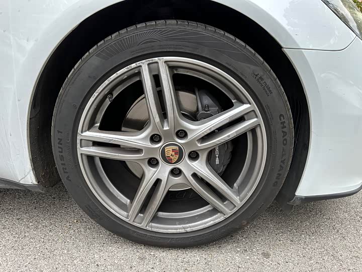 Фото 17 - Porsche Panamera