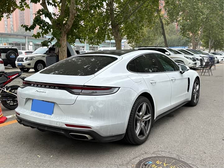 Фото 4 - Porsche Panamera