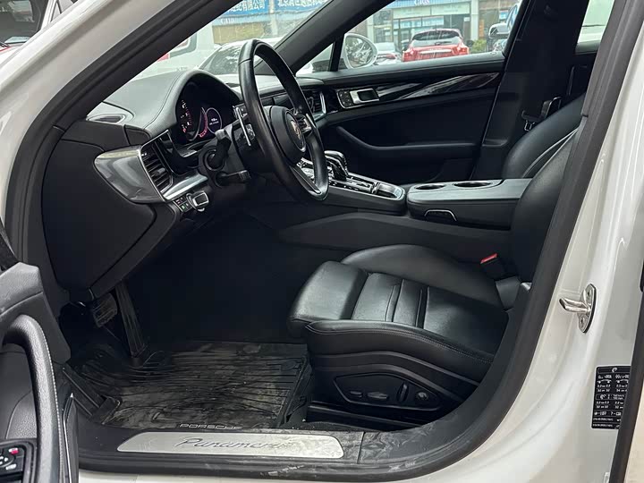 Фото 7 - Porsche Panamera