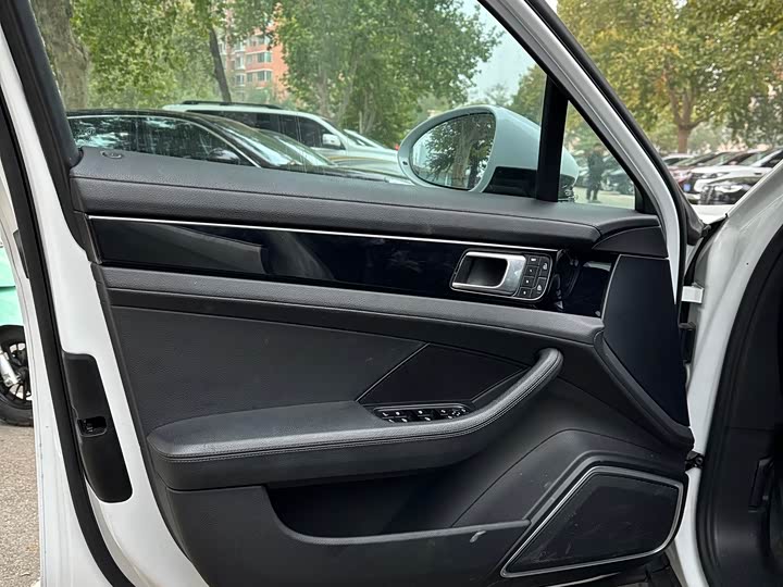 Фото 8 - Porsche Panamera