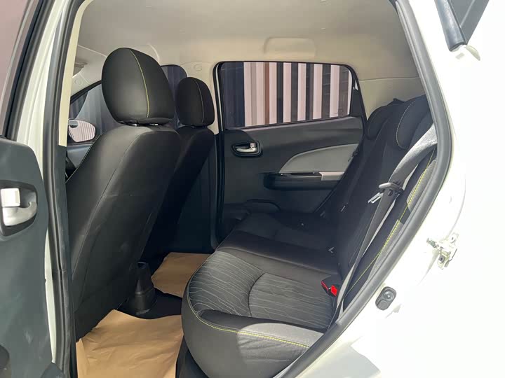 Фото 7 - Changan BenBen E-Star