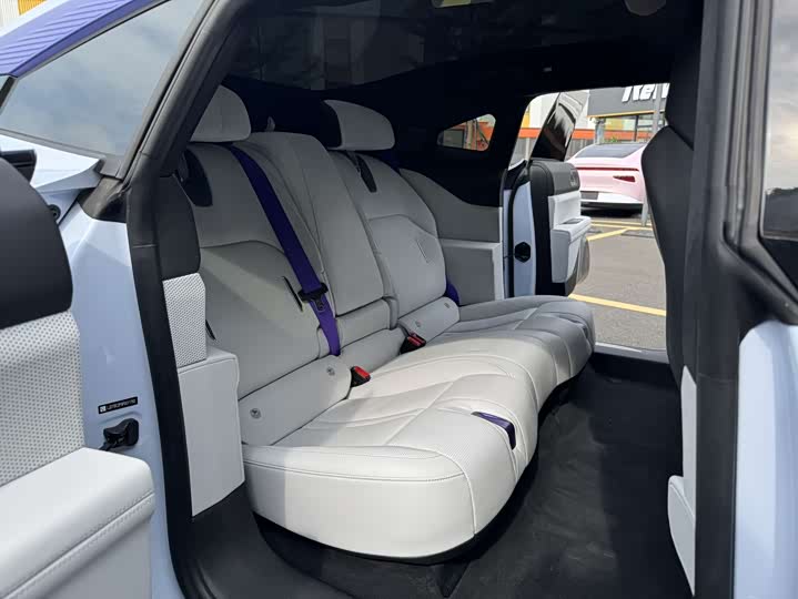 Фото 10 - HiPhi Z