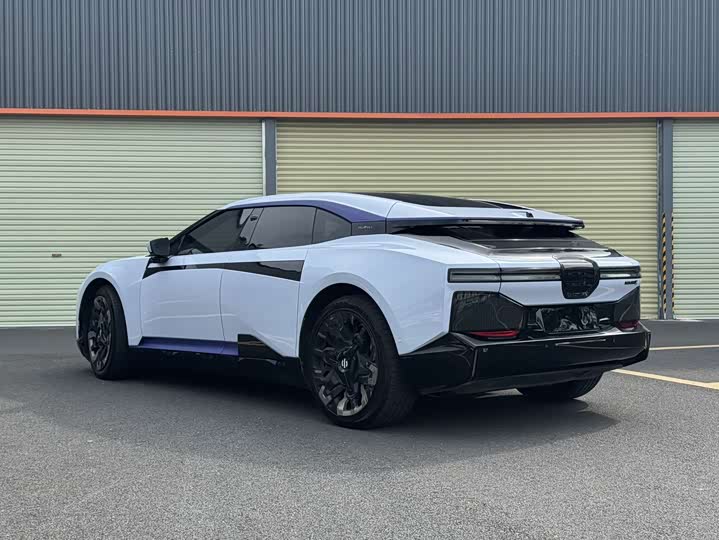 Фото 2 - HiPhi Z