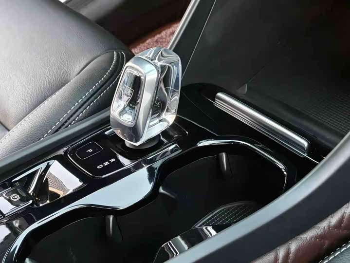 Фото 7 - Volvo XC40