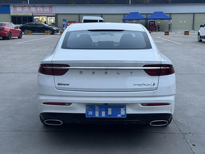 Фото 10 - Geely Preface