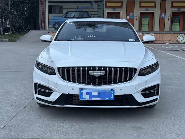 Фото 2 - Geely Preface