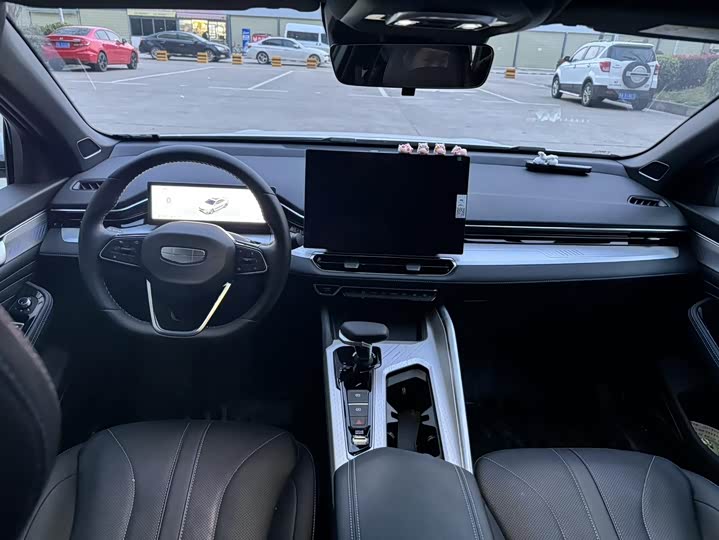 Фото 4 - Geely Preface