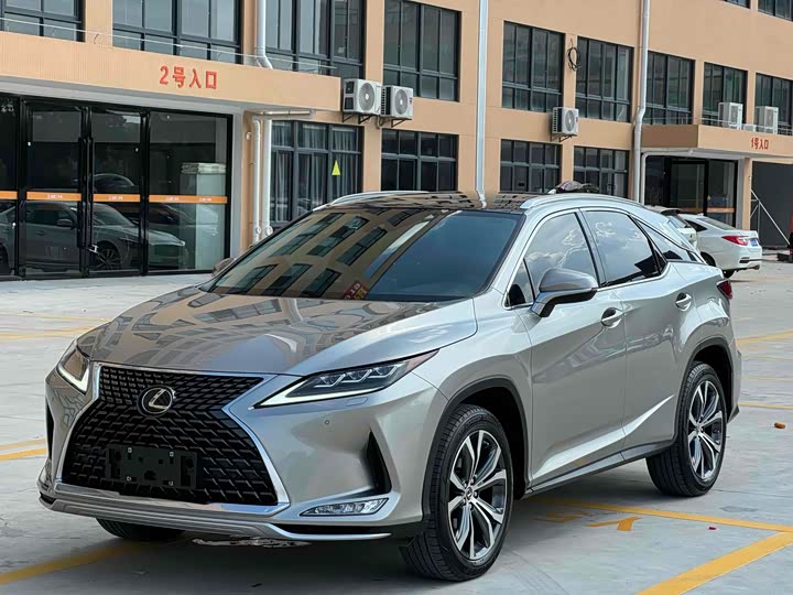 Фото 3 - Lexus RX