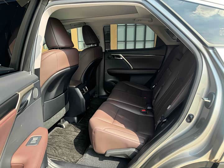 Фото 7 - Lexus RX