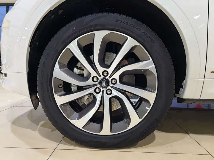 Фото 15 - Land Rover Discovery Sport