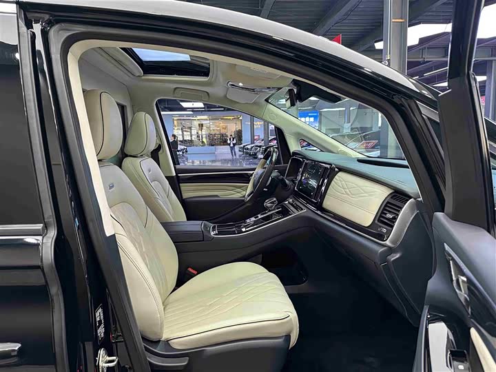 Фото 6 - GAC Trumpchi M8